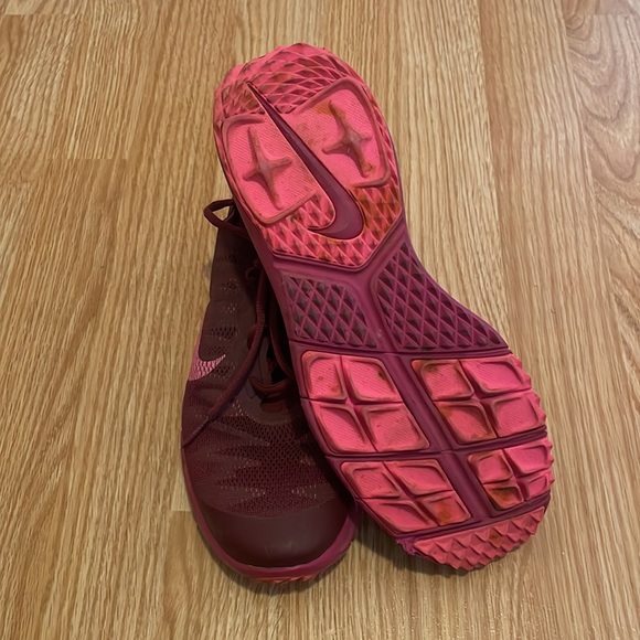 Nike Female Golf Shoes - Picture 4 of 4